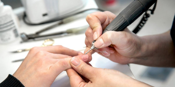 Guía completa de herramientas para manicura profesional